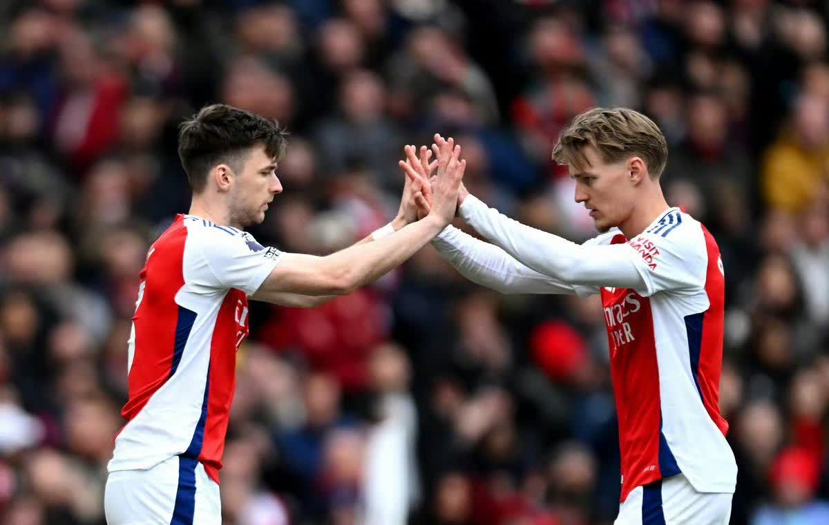 比利亚雷亚尔客场战胜埃瓦尔,取得胜利 比利亚雷亚尔客场战胜埃瓦尔,取得胜利