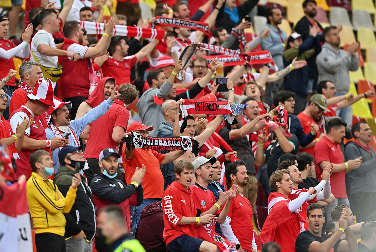 格鲁吉亚足球队在竞技场上取得惊人胜利,实力浮现(格鲁吉亚球员) 格鲁吉亚足球队在竞技场上取得惊人胜利,实力浮现(格鲁吉亚球员)